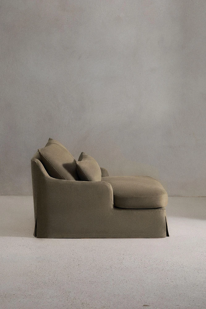 LOVESEAT 01