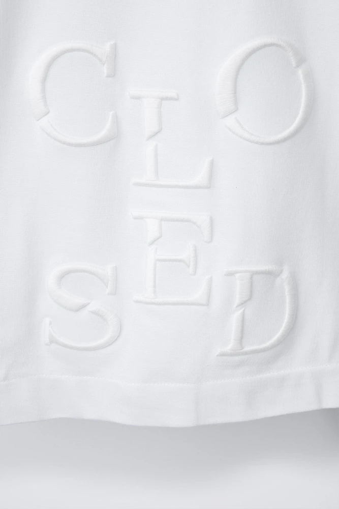 T-SHIRT BRODÉ DANS LE DOS