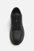 RETRO STYLE SNEAKERS
