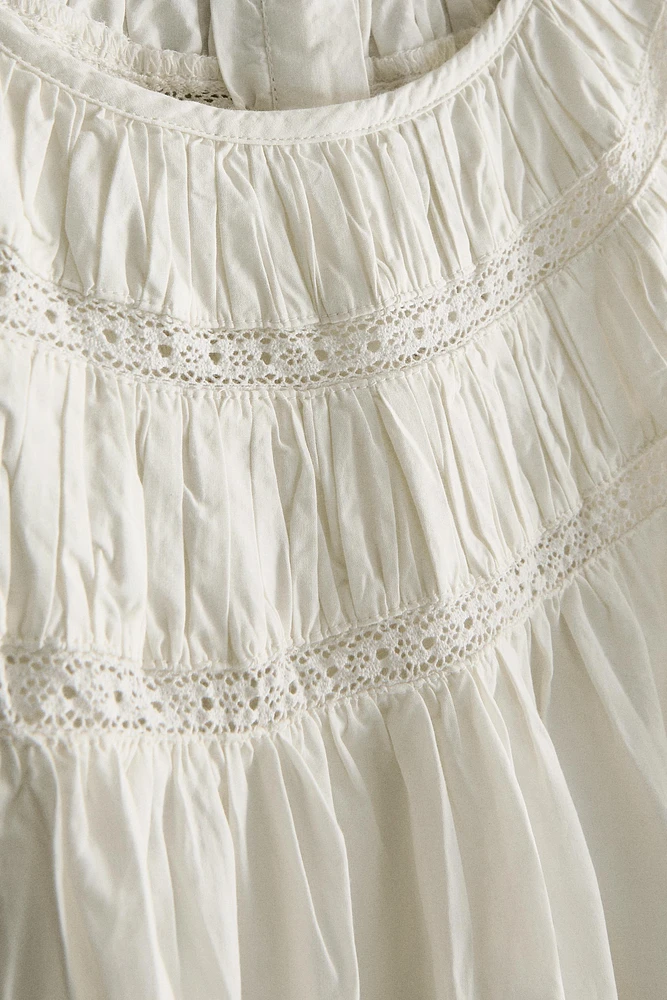 GATHERED NIGHTGOWN WITH LACE