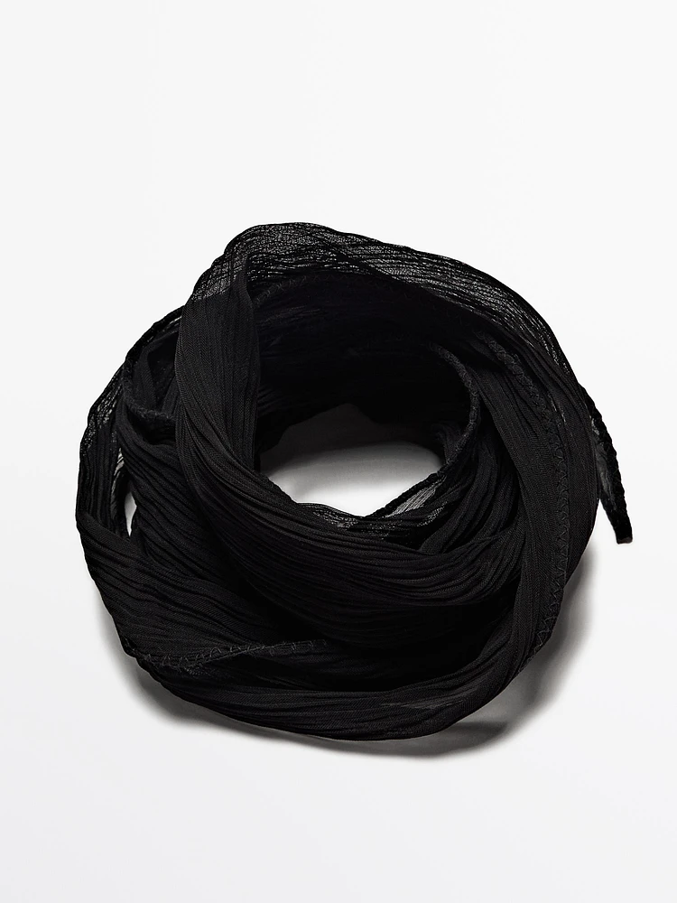 Tie scarf