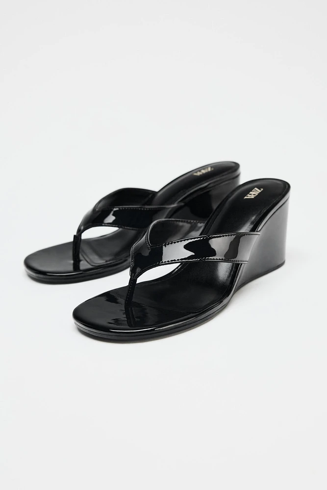 PATENT WEDGE SANDALS