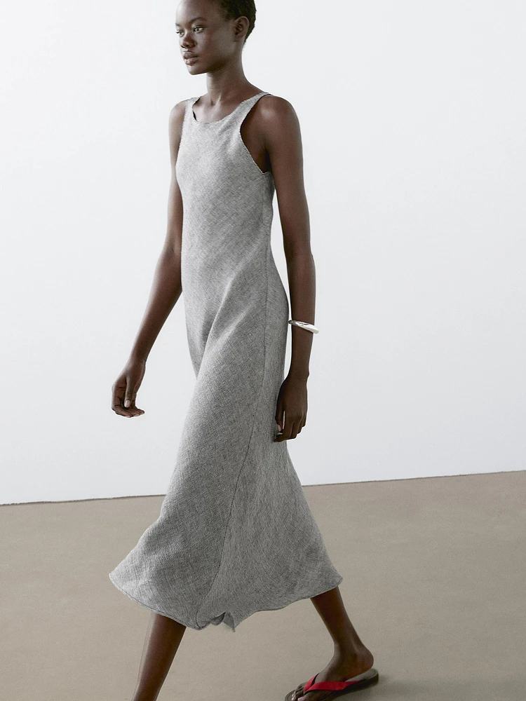 Linen fluid sleeveless dress