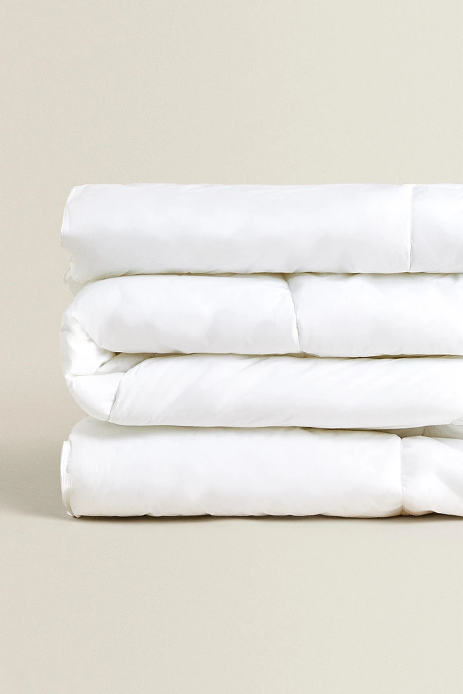 DUVET INSERT FEATHER TOUCH (300 GXM²)