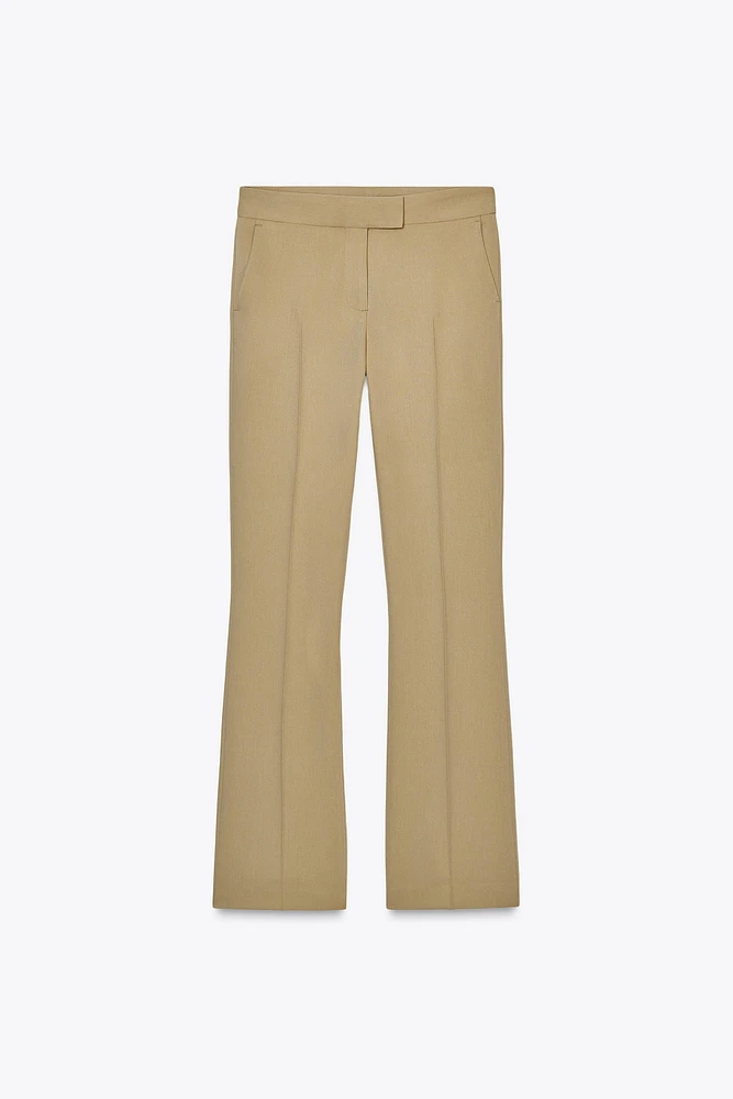 PANTALON ÉVASÉ À TAILLE HAUTE
