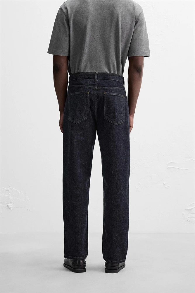 JEAN STRAIGHT FIT BROSSÉ