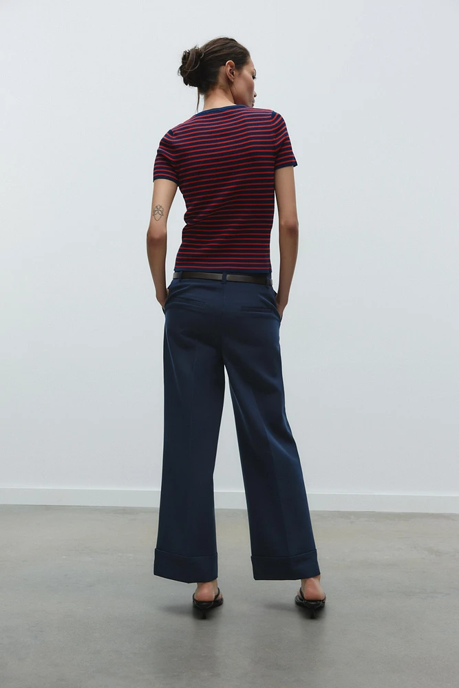 PANTALON AVEC CEINTURE ET REVERS