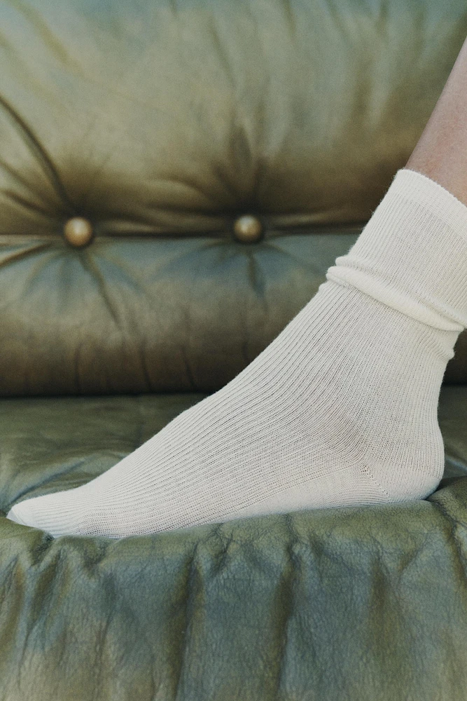 CHAUSSETTES CÔTELÉES AVEC COTON