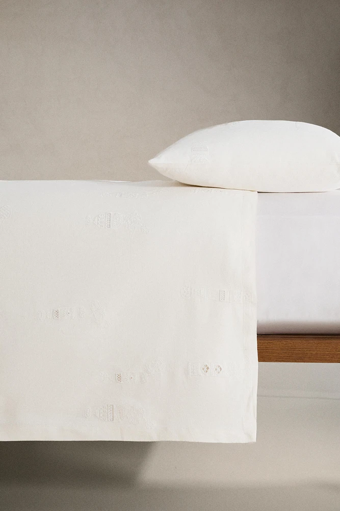 COUVRE-LIT LIN BRODERIE
