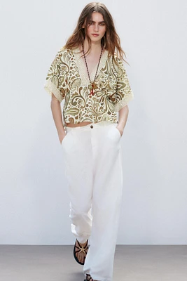 CROCHET TRIM PRINT TOP