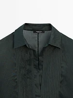 Loose-fitting shirt with pintuck detailing
