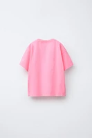 T-SHIRT TEINT EN PIÈCE IMPRIMÉ
