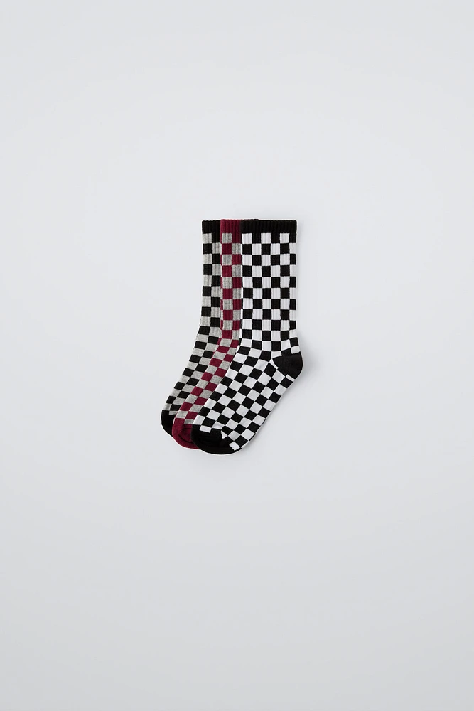 LOT DE TROIS PAIRES CHAUSSETTES LONGUES À CARREAUX DAMIER