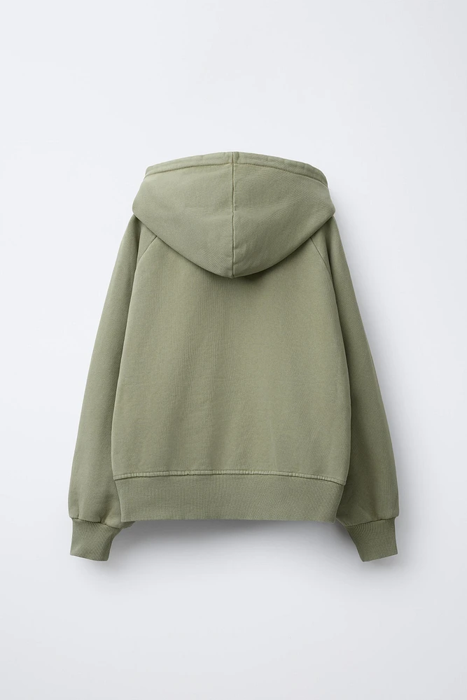LABEL TRIM HOODED SWEATSHIRT