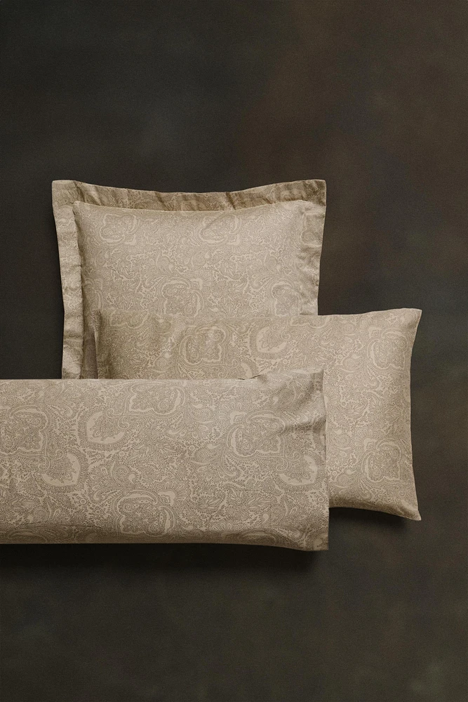 TAIE D’OREILLER SATIN JACQUARD