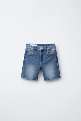 STRAIGHT DENIM SHORTS
