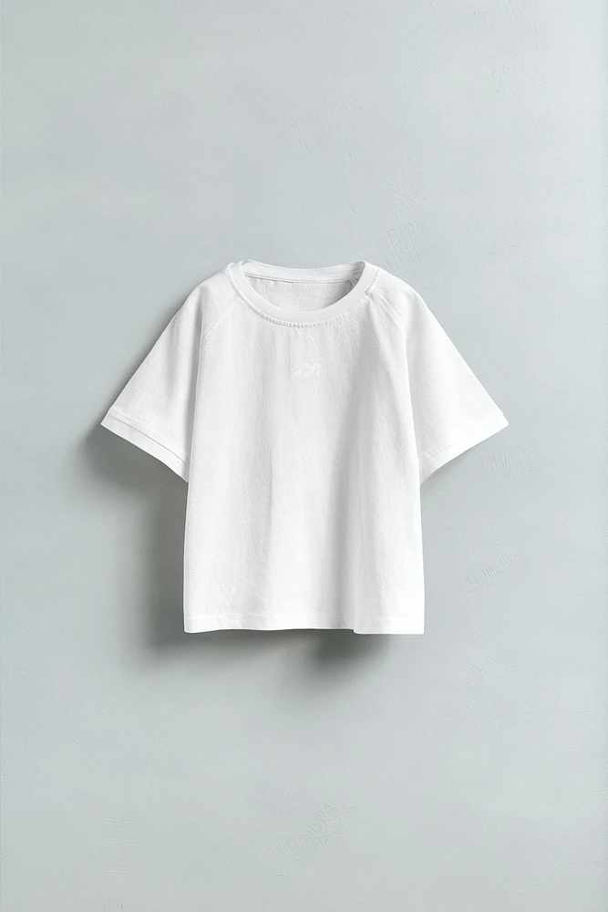 T-SHIRT TEINT EN PIÈCE LOGO