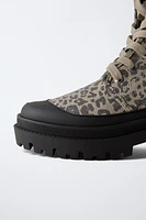 BOTTINES EN TISSU ANIMAL PRINT
