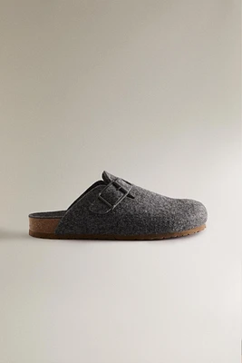 BUCKLED FELT MULE CLOG SLIPPERS