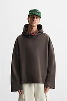 BOXY FIT HOODED SWEATSHIRT
