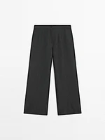 Pantalon large et fluide coutures apparentes