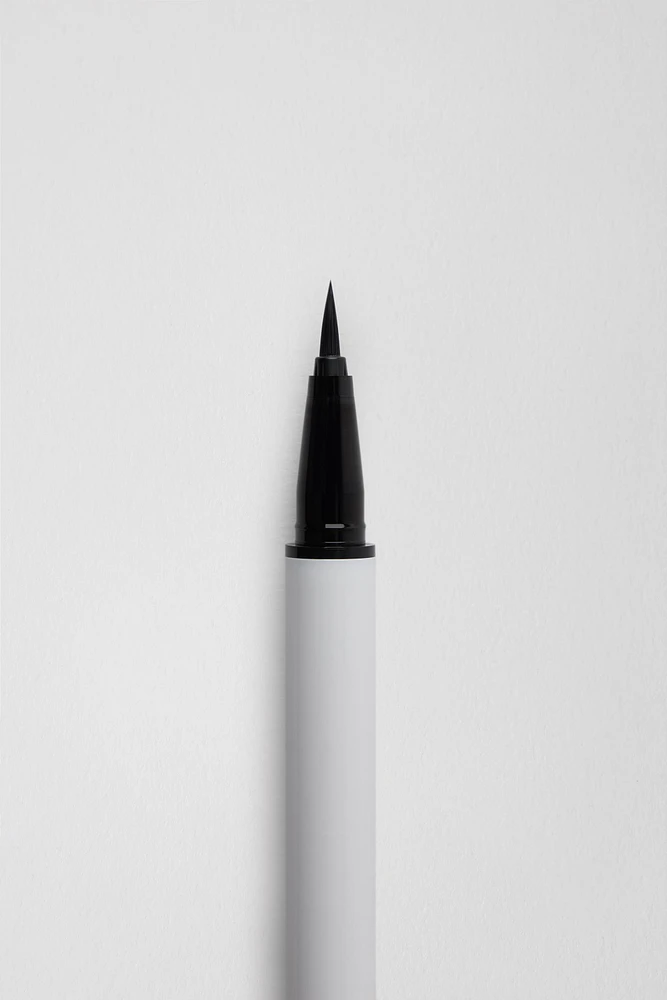 LIQUID EYELINER - PRECI-EYES
