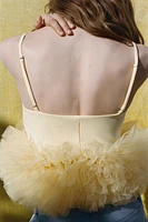 TOP ÉLASTIQUE EN TULLE AVEC VOLUME DANS LE BAS