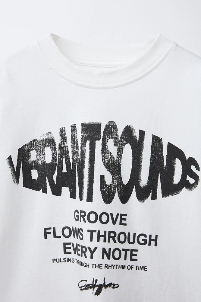 TEXT AND LABEL PRINTED T-SHIRT