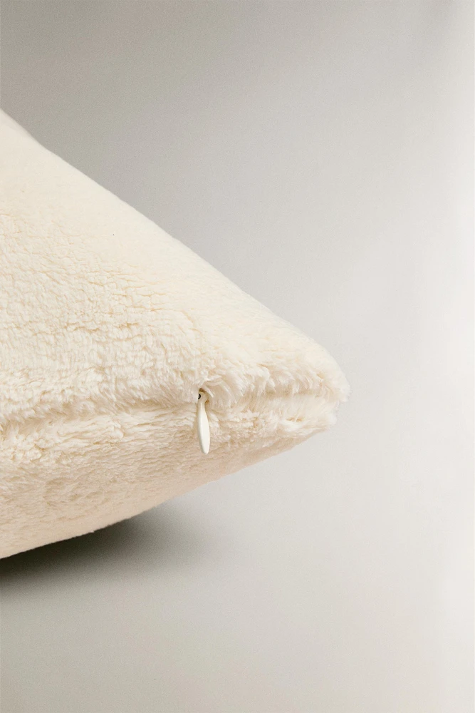 HOUSSE DE COUSSIN FAUSSE FOURRURE UNIE