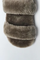 SANDALE EN CUIR EFFET FOURRURE ÉDITION LIMITÉE