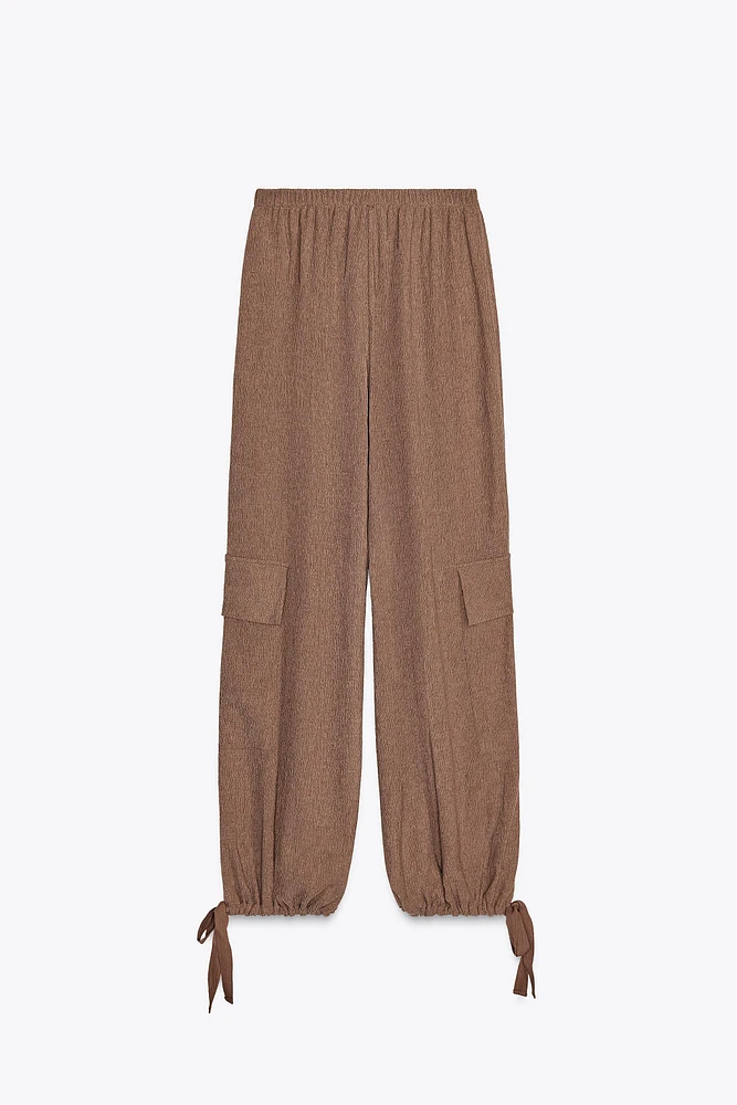 TEXTURED CARGO PANTS