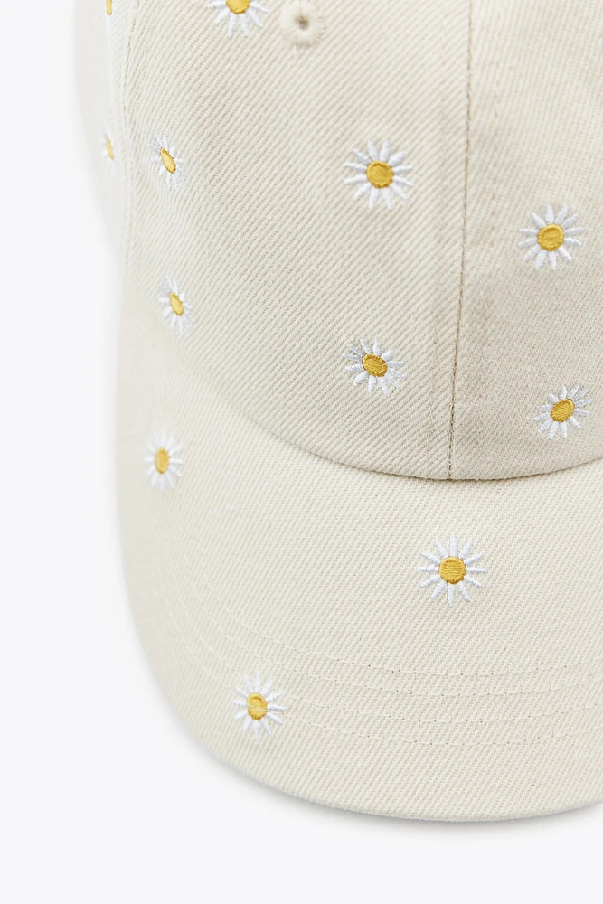 CASQUETTE SERGÉE BRODERIES FLEURS
