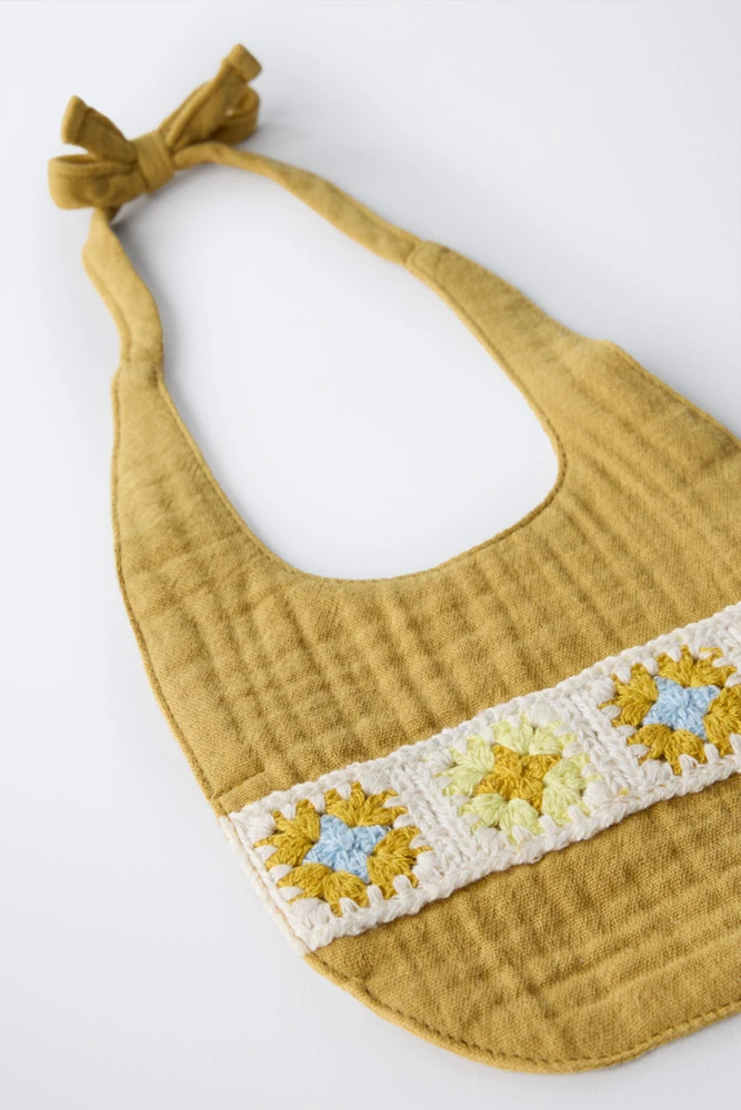 BAVOIR À TEXTURE CROCHET