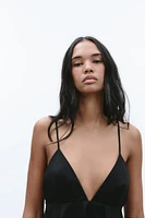 ROBE COURTE À BRETELLES