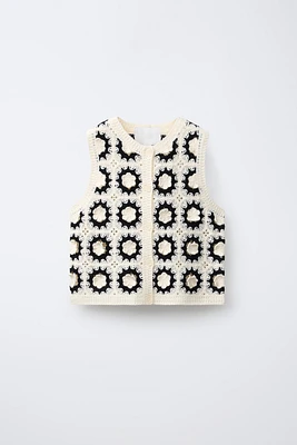 FLORAL KNIT VEST