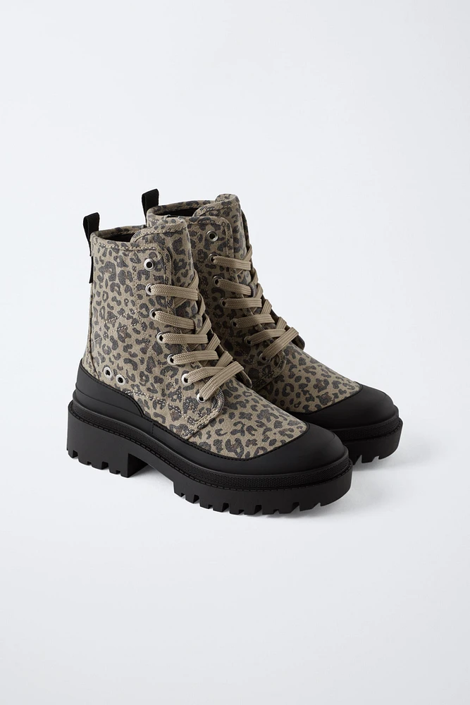 BOTTINES EN TISSU ANIMAL PRINT