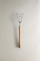 GARDEN RAKE WITH WOODEN HANDLE