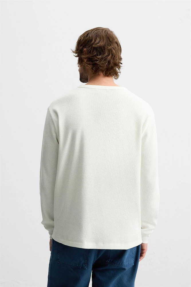 BUTTON-NECK CHECKERED T-SHIRT