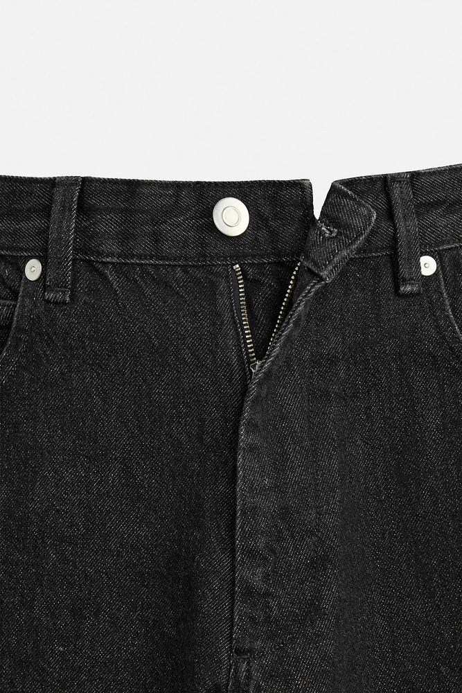 RELAXED FIT FRAYED SEAM JEANS
