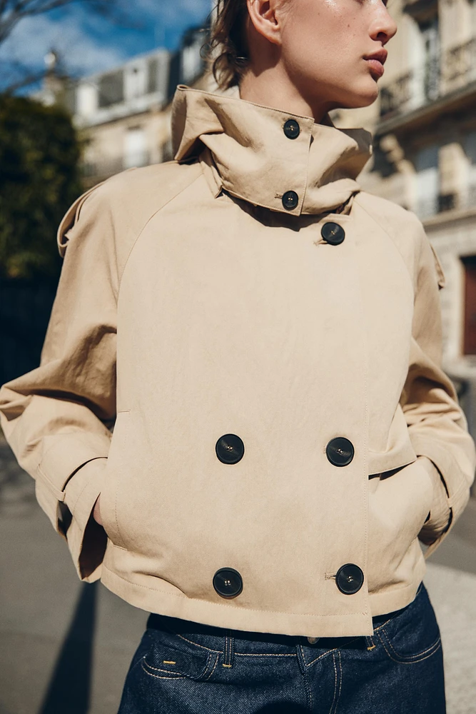 SHORT TRENCH COAT WITH DETACHABLE HOOD