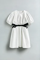 ROBE AJOURÉE À VOLANTS