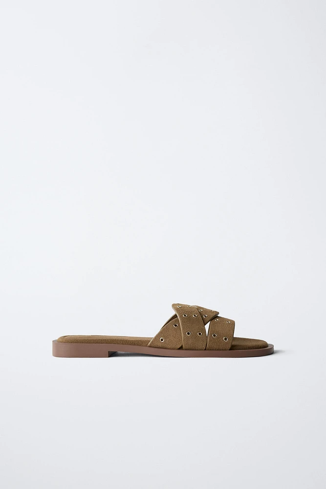 SANDALES PLATES CROISÉES EN CUIR VELOURS