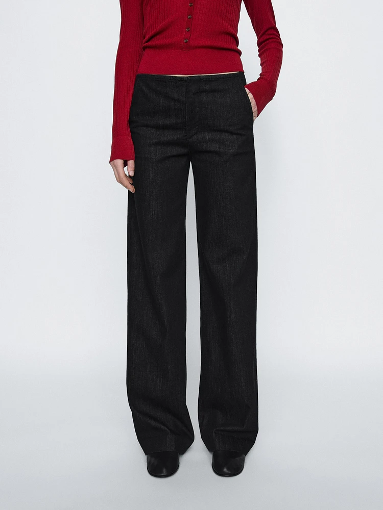 Mid-rise straight-leg comfort jeans