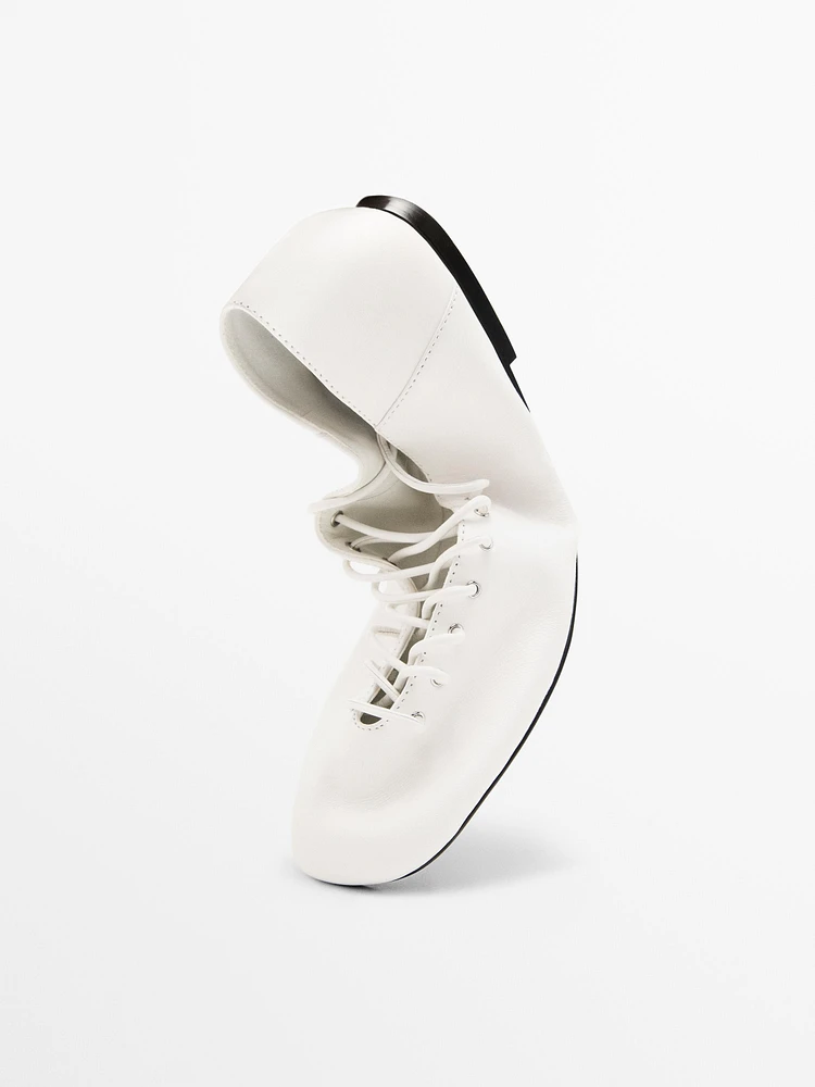 Ballerines à lacets