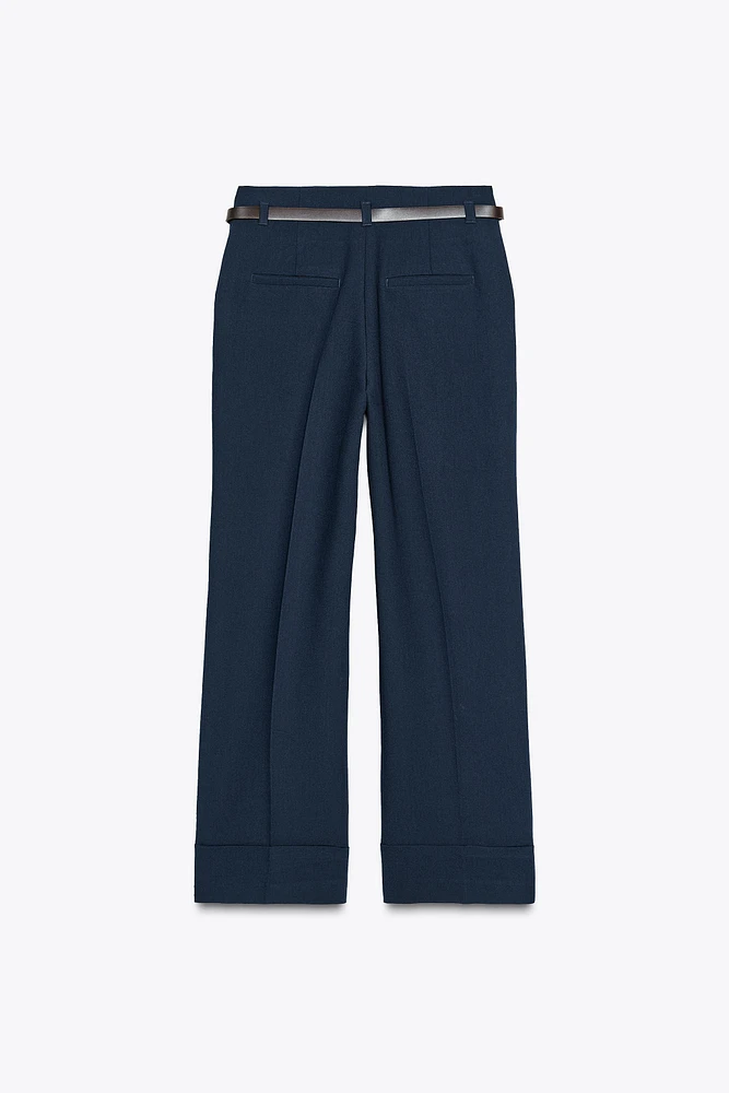 PANTALON AVEC CEINTURE ET REVERS