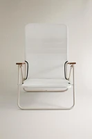 FOLDING BEACH CHAIR WITH WOODEN ARM RESTS