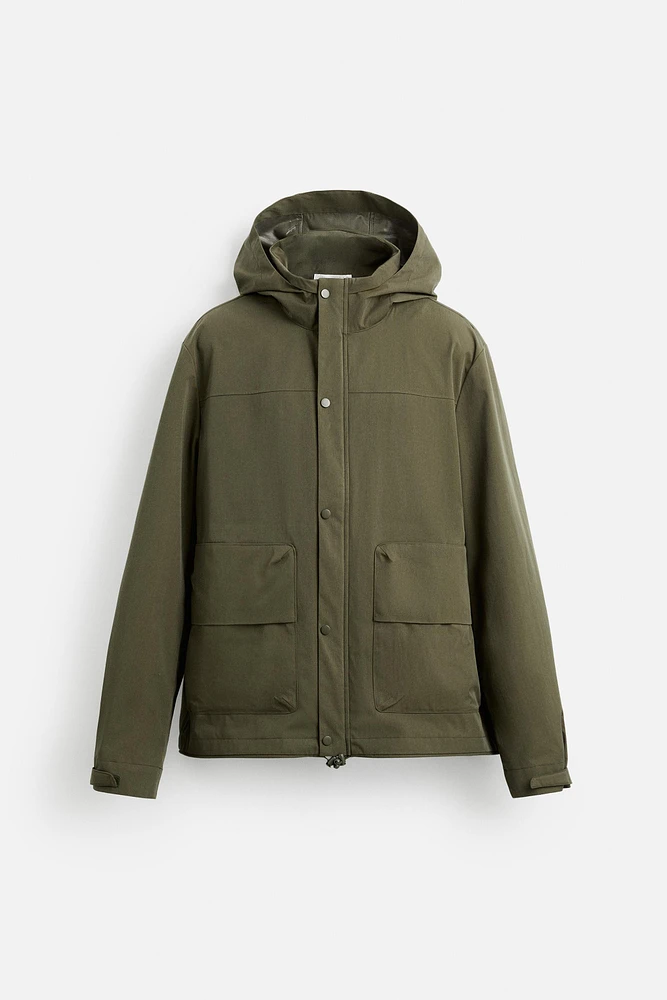 LIGHTWEIGHT WIND-RESISTANT PARKA