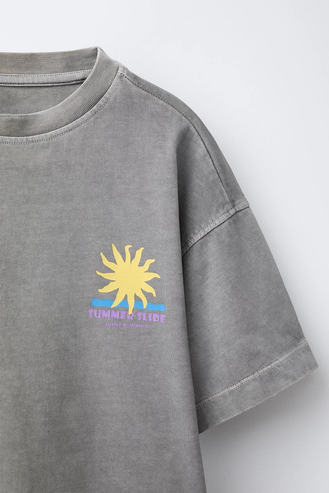 ENSEMBLE TEINT EN PIÈCE T-SHIRT ET BERMUDA IMPRIMÉ