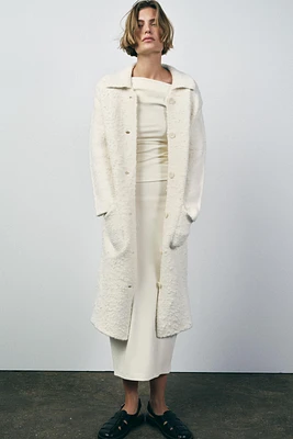 MANTEAU EN MAILLE AVEC LAINE