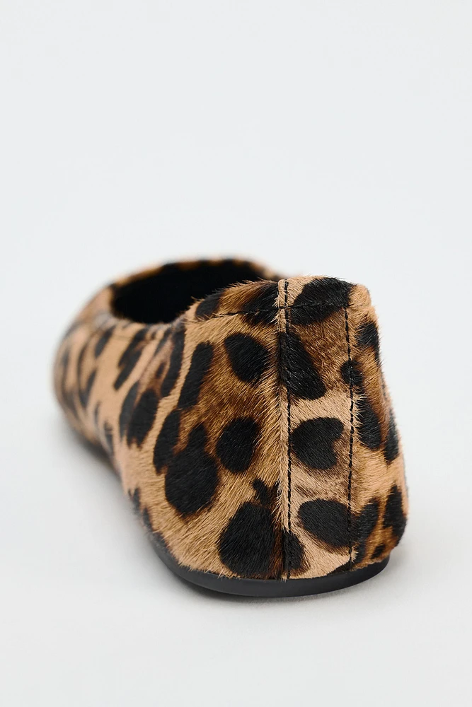 BALLERINES EN CUIR À IMPRIMÉ ANIMALIER